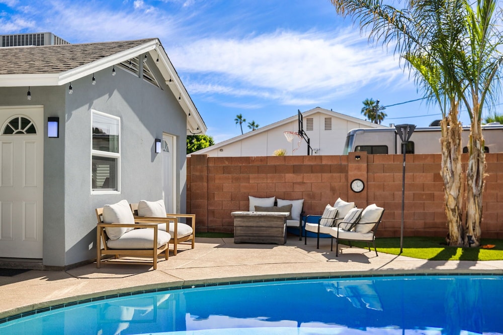 Desert Oasis Retreat Pool Spa Gameroom