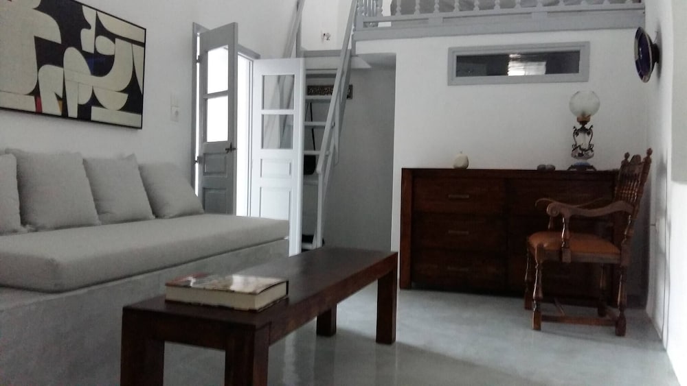 Charming 1705 Castle House in Pirgos Kallistis, Greece