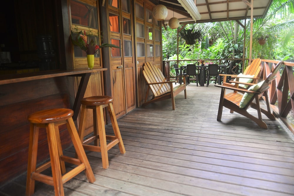 Pachamama Jungle River Lodge