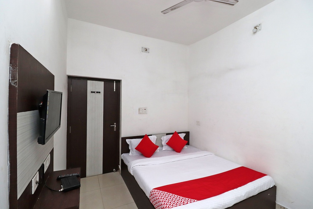OYO 42907 Hotel Bhuneshwar view 5