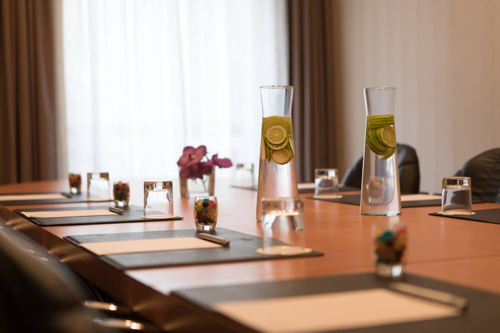Puteaux Vacations - Renaissance Paris La Defense Hotel - Property Image 80