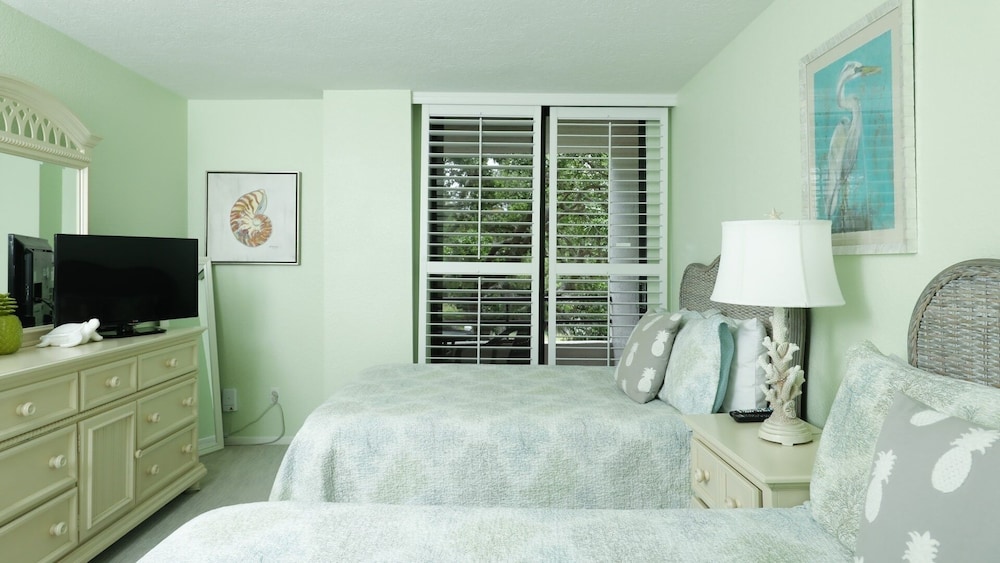 Anchorage Resort 2nd Floor 2 Bedroom Condo Facing IntraCoastal Waters 2 Condo