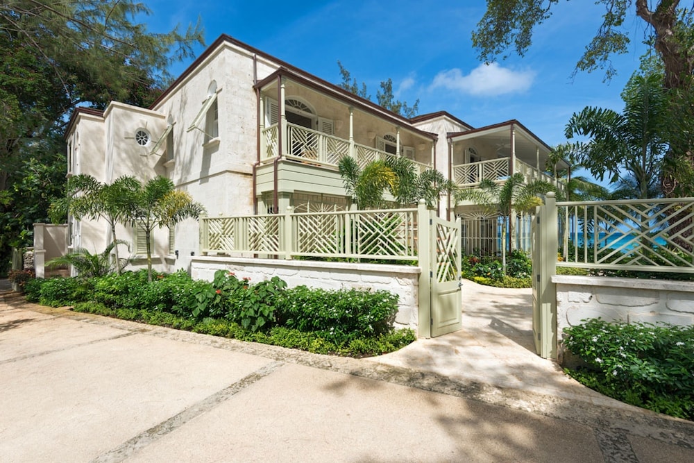 Hemingway House by Blue Sky Luxury view 5