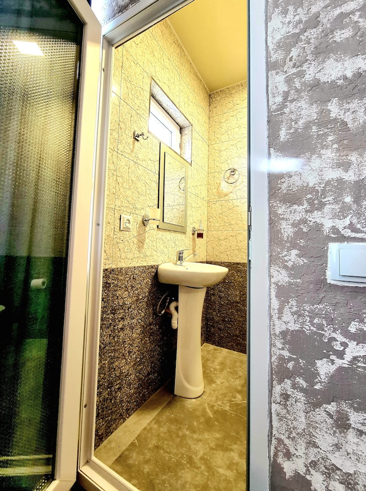Photo 32