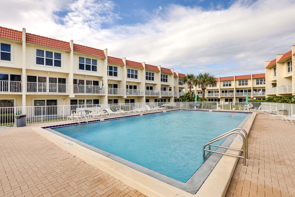 St Augustine Poolside Oasis w/ Private Patio!