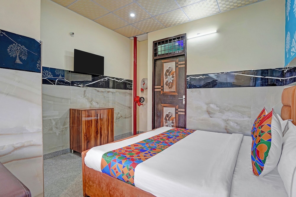 Fabhotel Royal Plaza 62