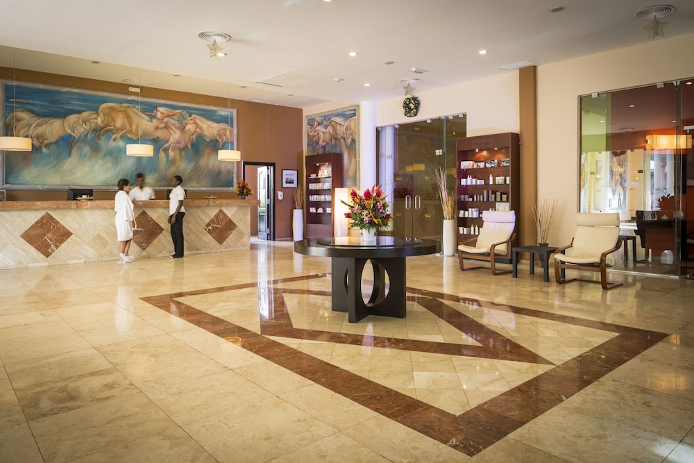 Grand Palladium Lady Hamilton Resort  Spa All Inclusive - Property Image 160