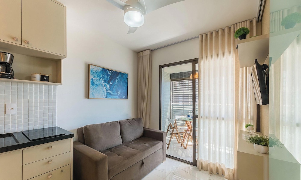 Apts 120 m From Barra Beach With Pool and gym in the Building - Esbs