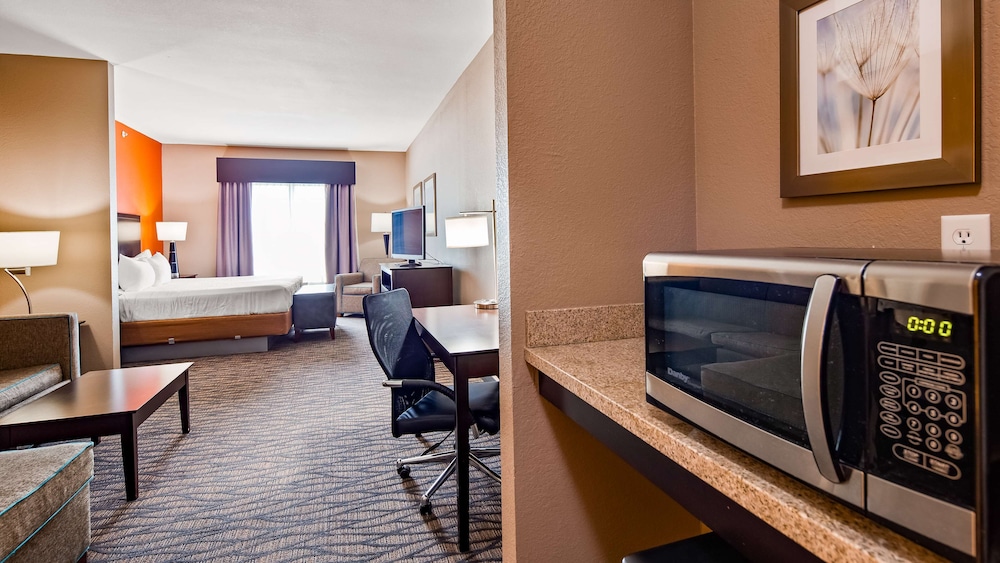 Best Western Plus Hiawatha Hotel