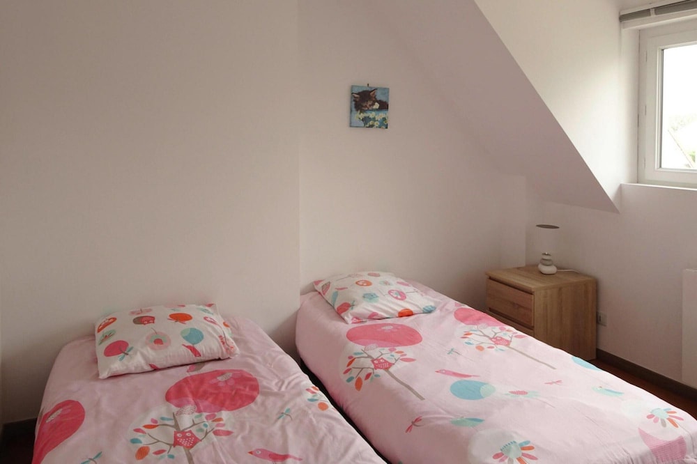 Holiday Home in St.martin-de-brehal view 4