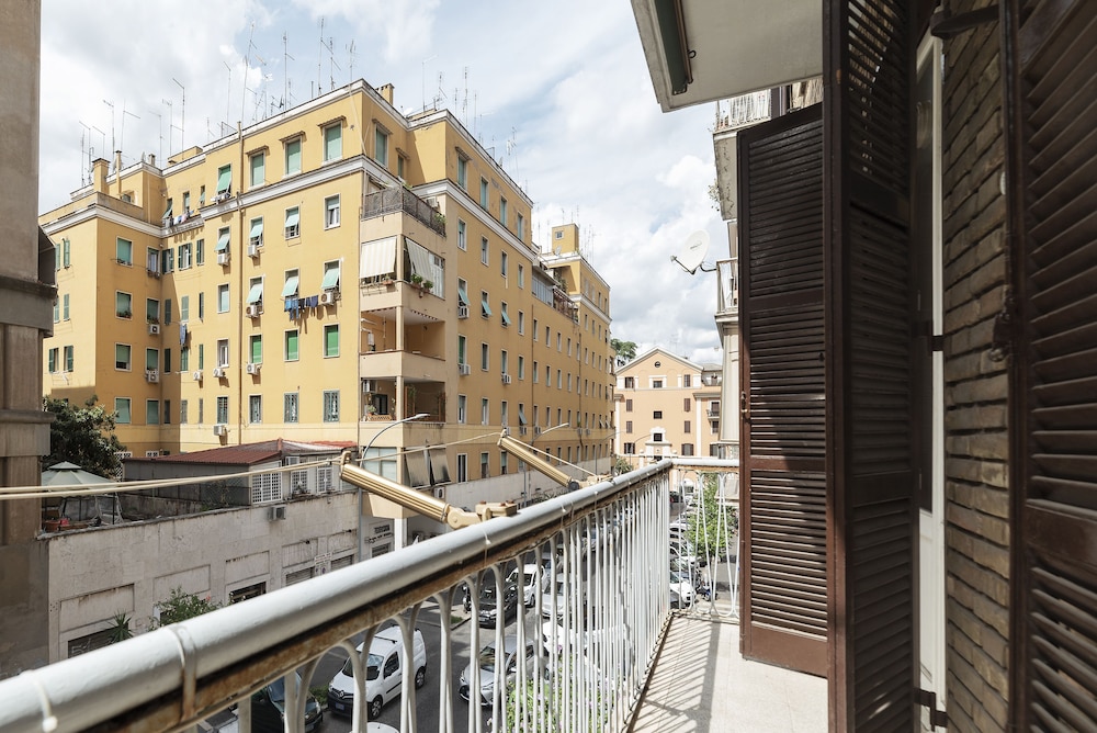 Appio Latino Cosy Flat