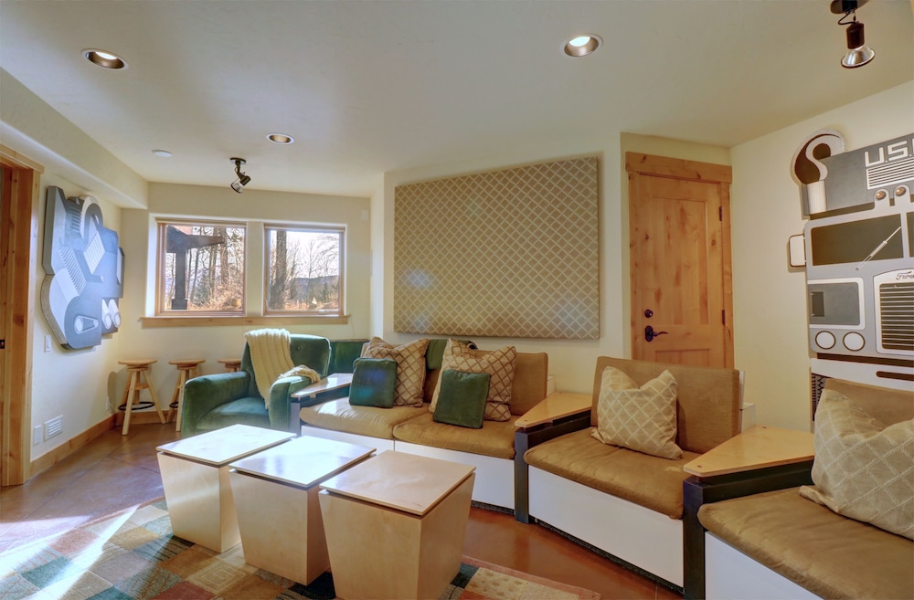 11 Stormwatch Circle 4br 3.5ba 4 Bedroom Home