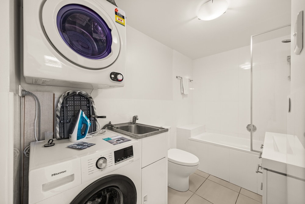 Central South Brisbane Stay With Pool Access