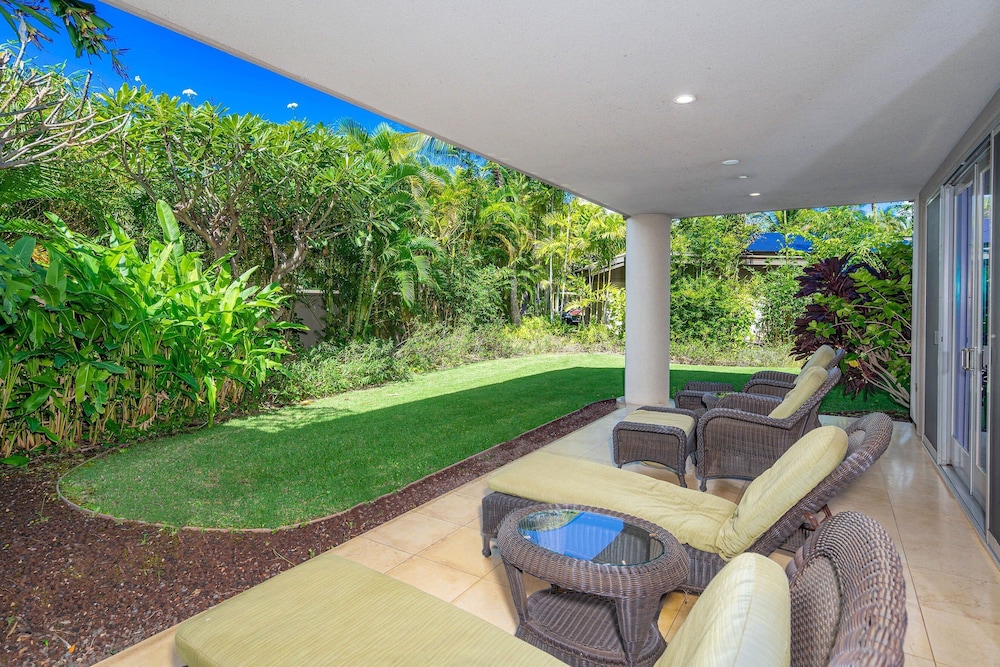 Luxurious Ho'olei 12-2, Lush View, Close to Pool, Sleeps 8 in Beds, Central AC!