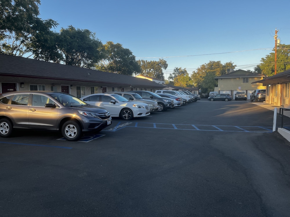 Economy Inn