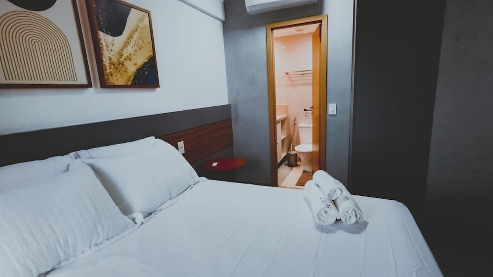 Convenience and Comfort 90m From Farol da Barra Beach - Hbas