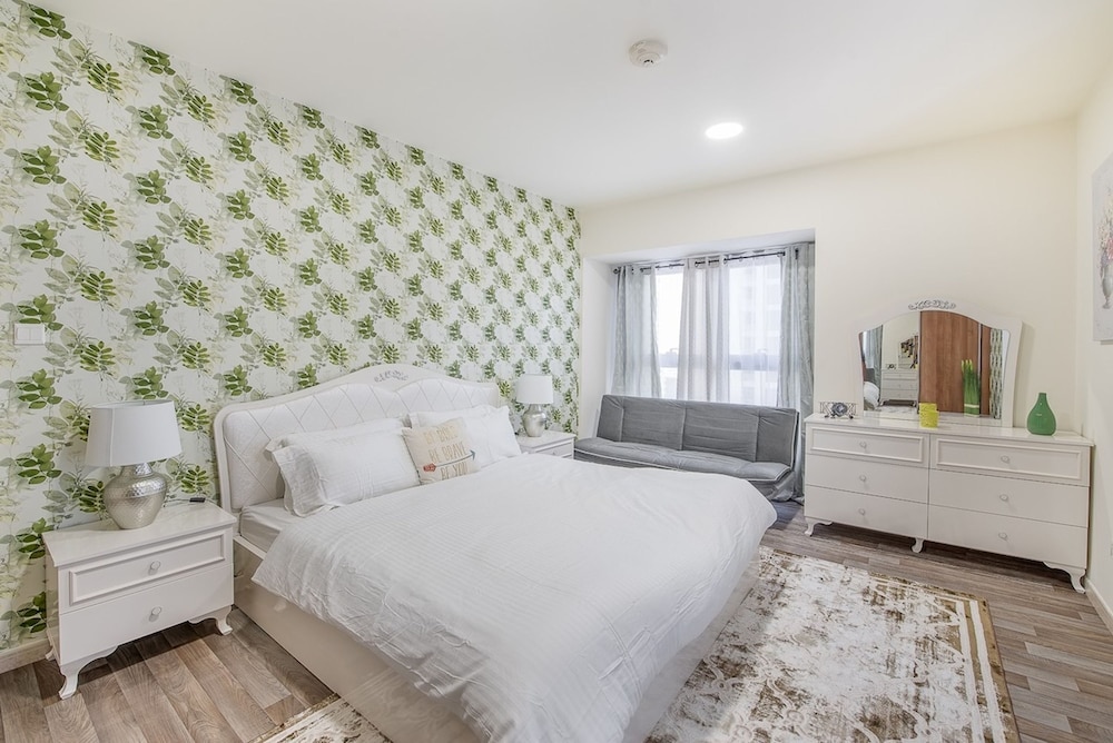High-floor 2BR With Dubai Marina Views