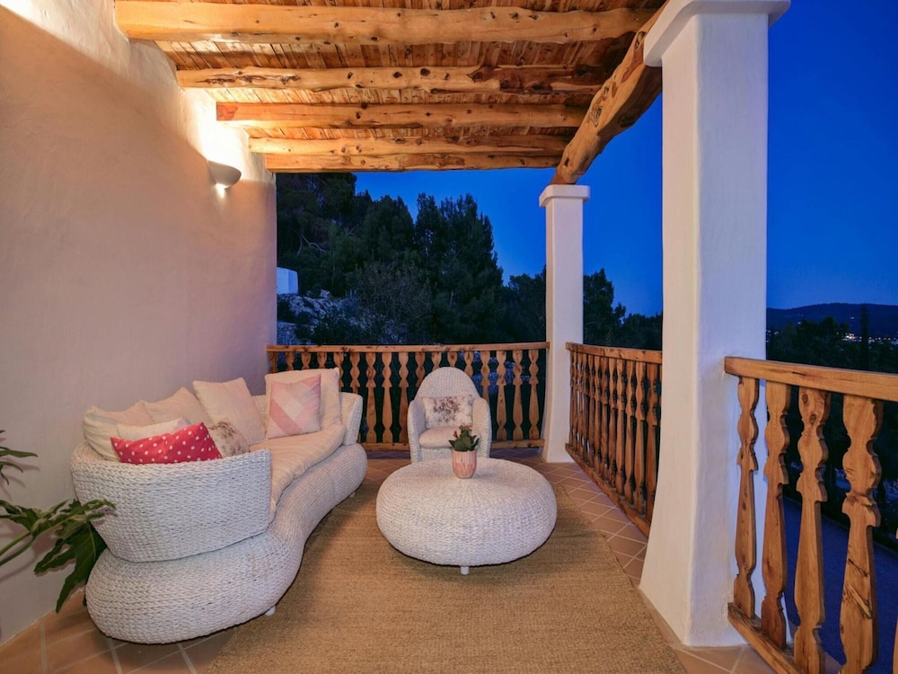 Cozy Holiday Home With Outdoor Cinema