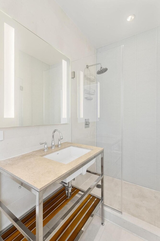 5 Bedroom Luxury Apartment - Grand Opening Promotion - 3
