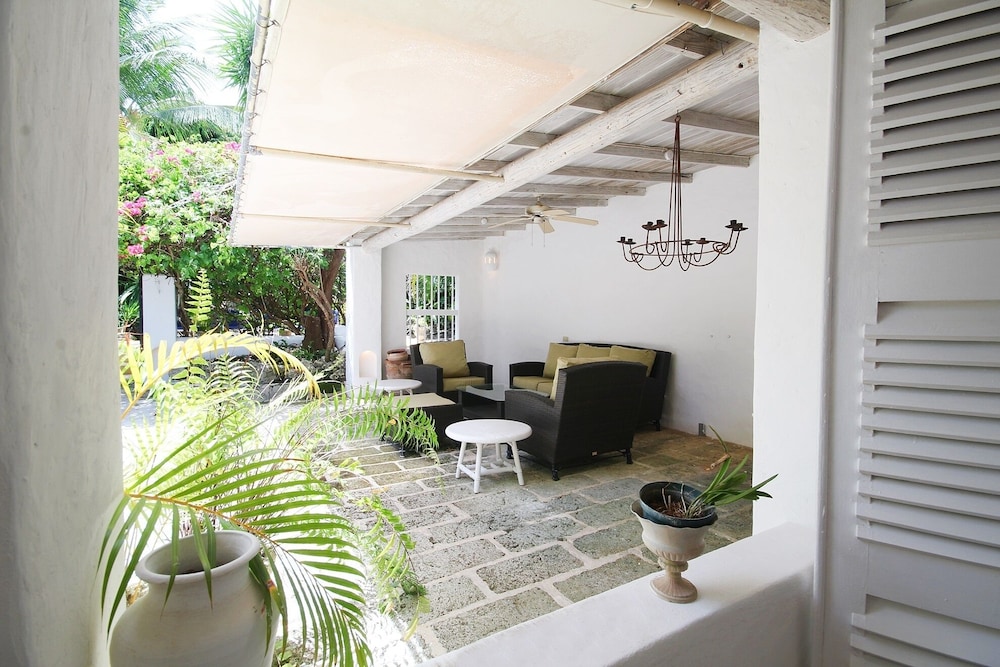 Poolside Paradise Near Beach - Pavilion Villa by Bluescape