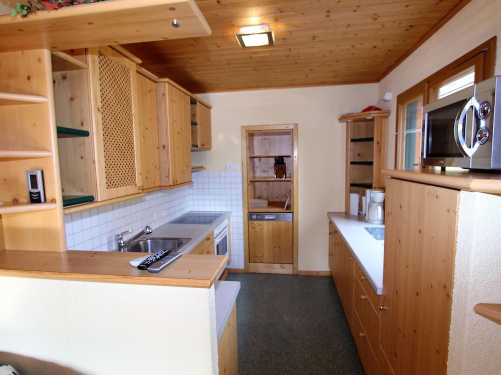 Sunlit Cabin With Jacuzzi in Turracherhohe