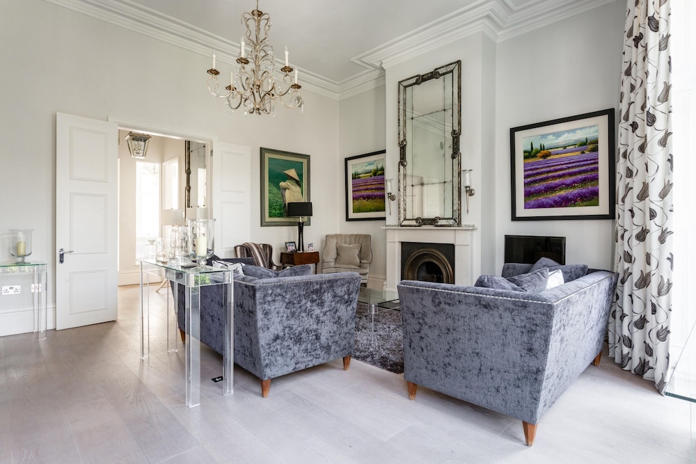 Gledhow Gardens Viii by Onefinestay