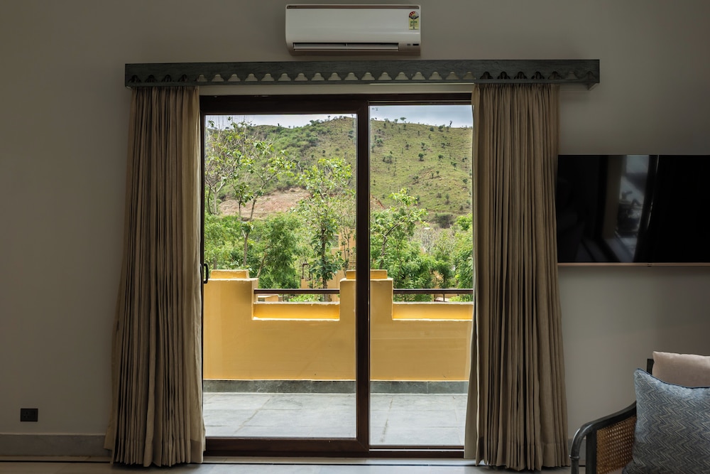 DEV BAGH LUXURIOUS PRIVATE SUITES