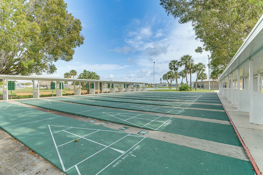 Pool Access! Couples Haven 4 Mi to Dtwn Fort Myers