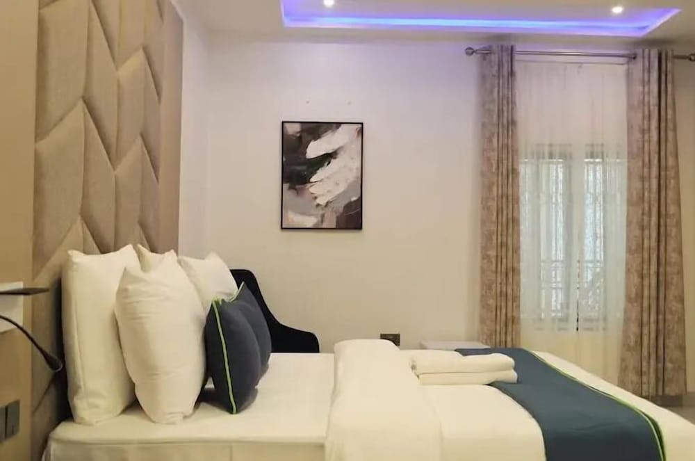 Exquisite Apartments By Signature