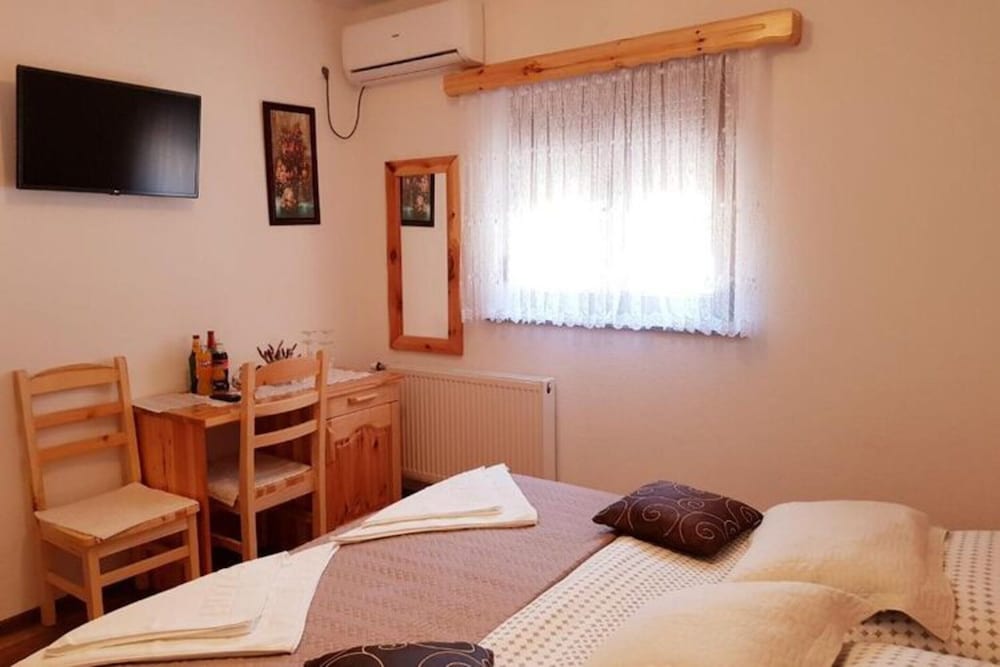 Green Valley Guesthouse in Jezerce