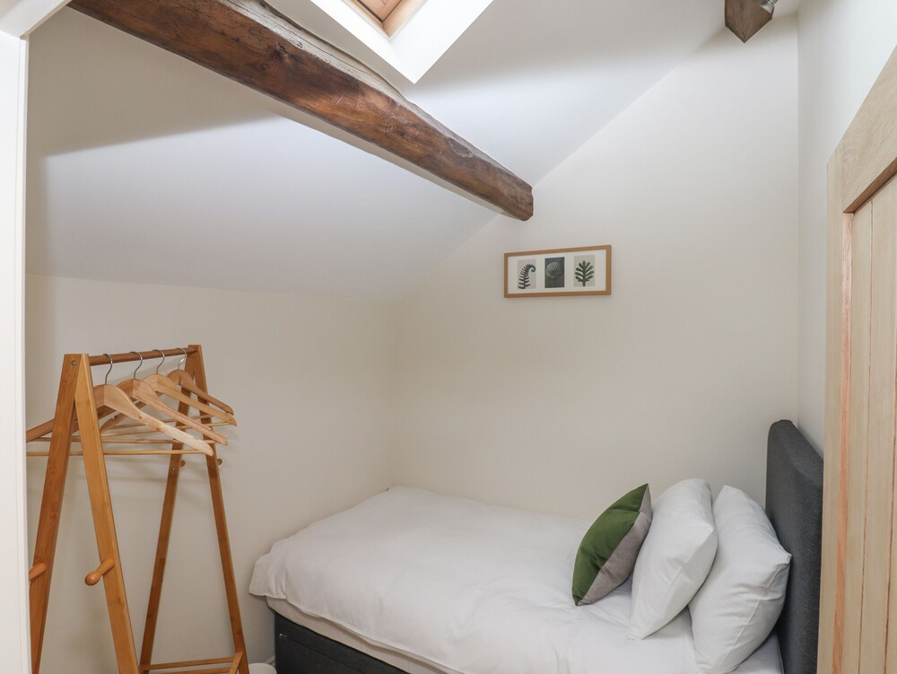 1 Grosvenor Farm Cottages