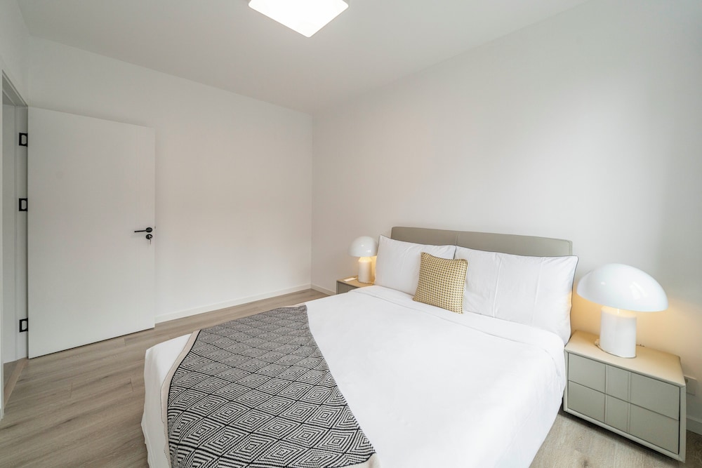 Tyms 2BR APT Hongqiao Paris Classic