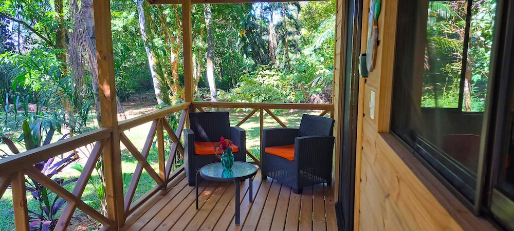 Cabinas Costa Tropicana