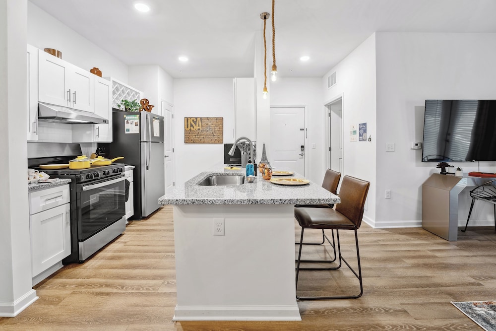 Luxurious Apartments - Pool Gym Bikes