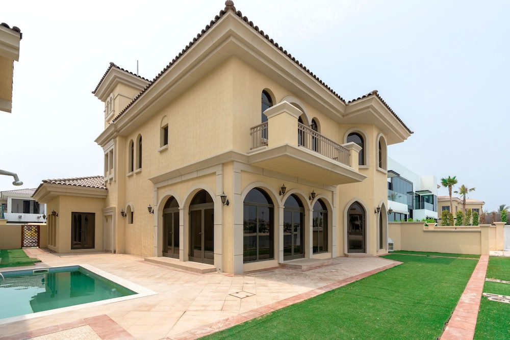 Exclusive 4BR Villa w Private Pool Beach