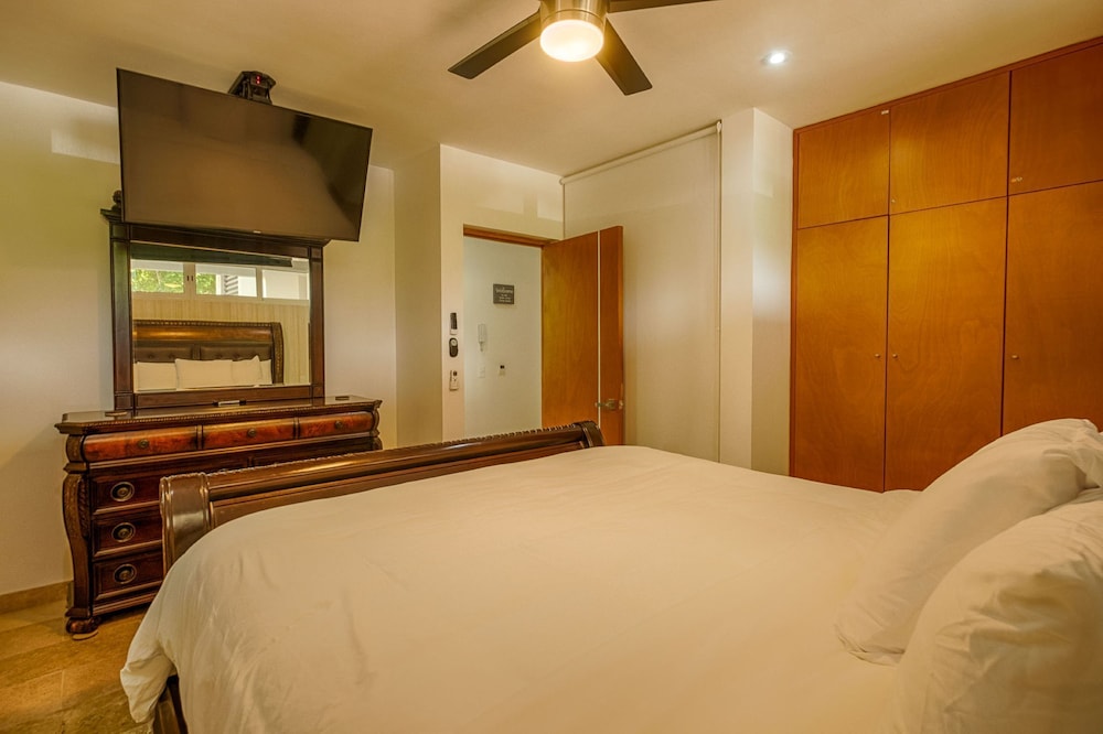 Luxurious Tulum Terrazas 2-bedroom Condominiuml view 5