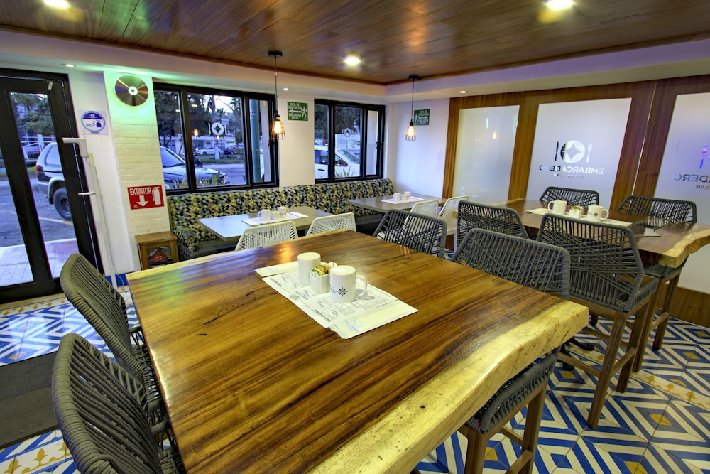 Ensenada Vacations - Hotel La Pinta - Property Image 32