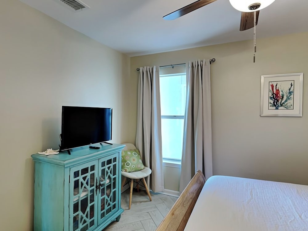 Palms North #7B by Southern Vacation Rentals