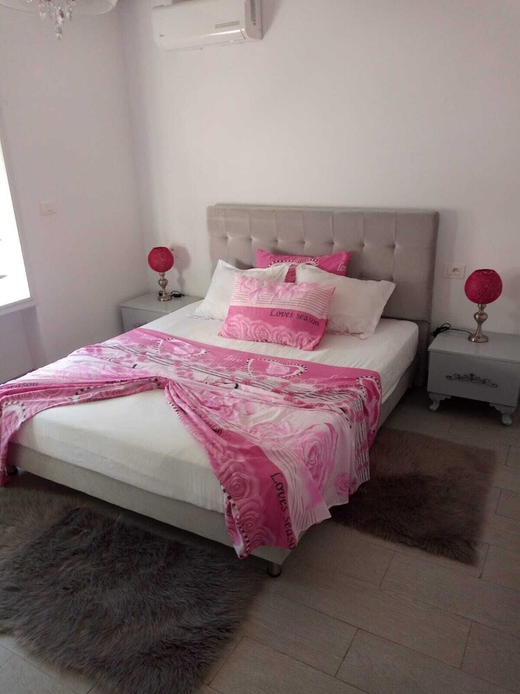 Cosy Flat for Your Honeymoon view 2