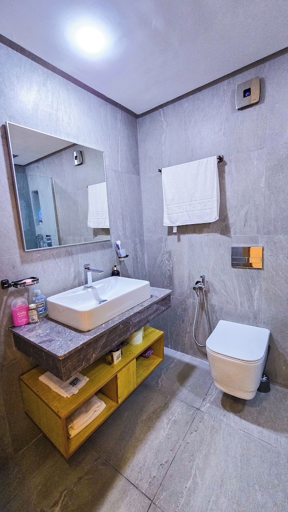 Luxury Living - Near to football stadium