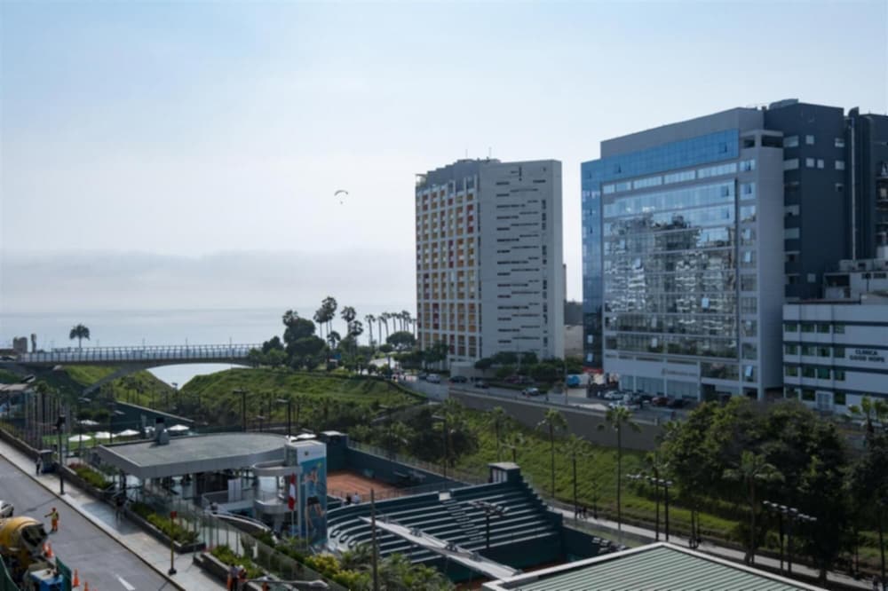 Charming Spacious Apt w City Ocean Views view 3
