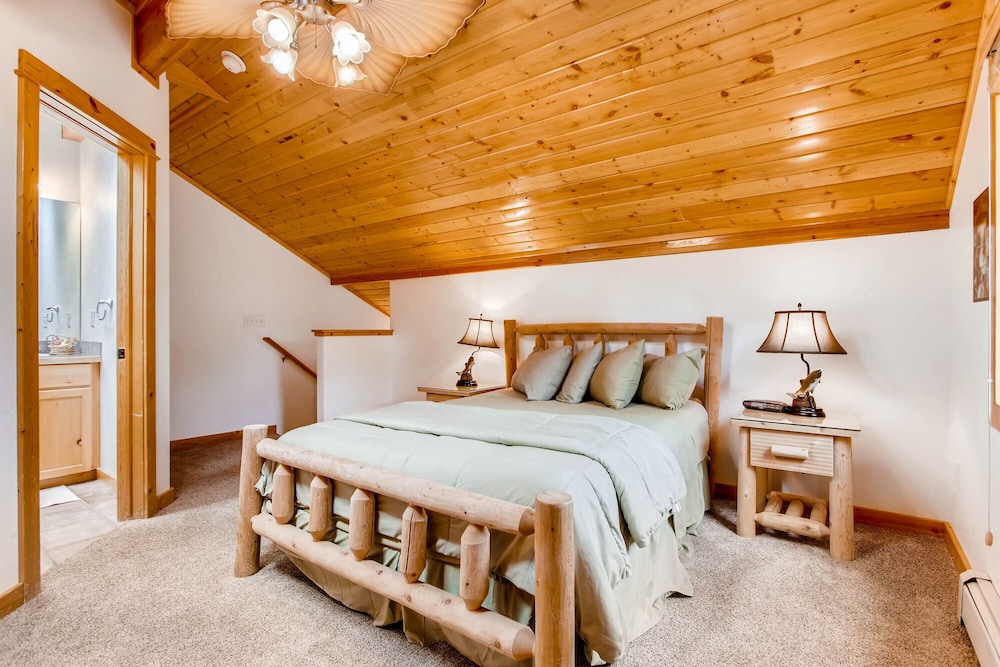 Estes Park Condos - Property Image 25