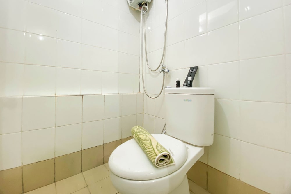 Comfort Living And Modern 2Br At Bassura City Apartment