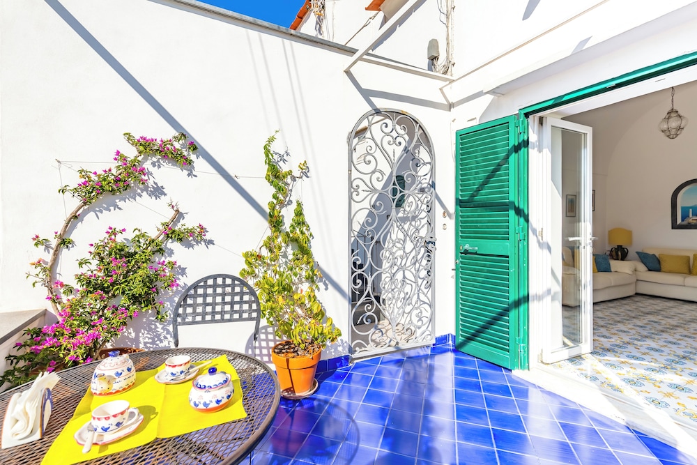 Capri Turquoise by Napoliapartments