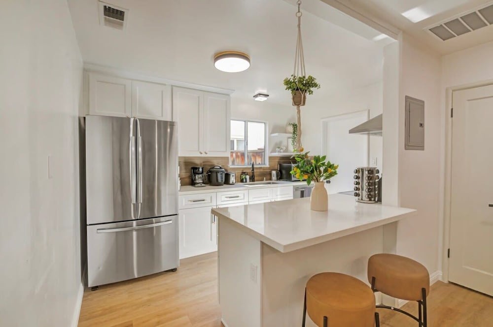 @ Marbella Lane - Stylish Cozy4br in Siliconvalley