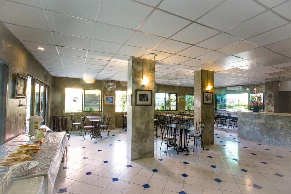 Central Place Hotel