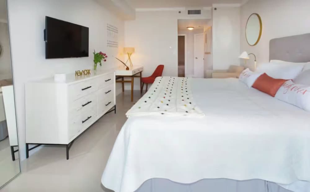 Arya Residences & Suites