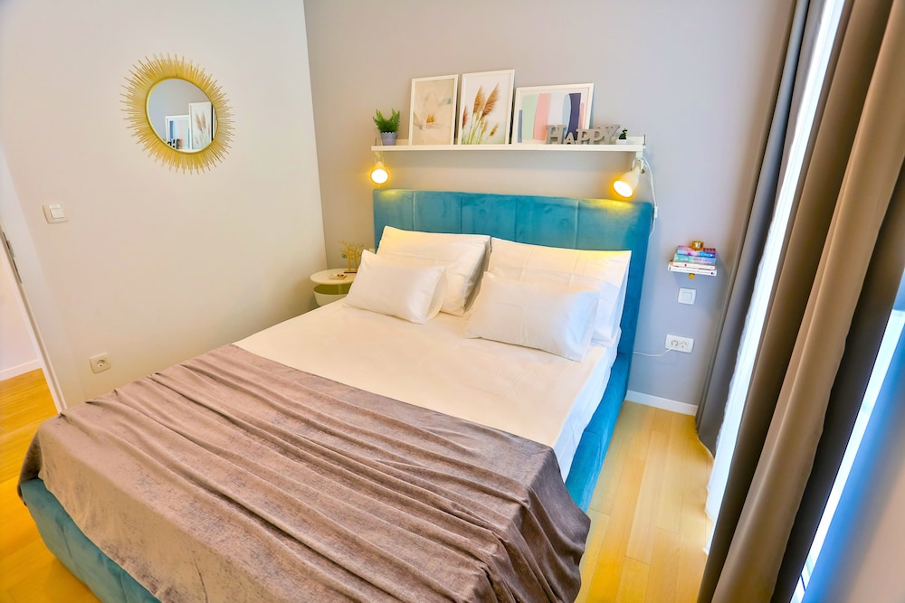 Split Luxury Collection view 5