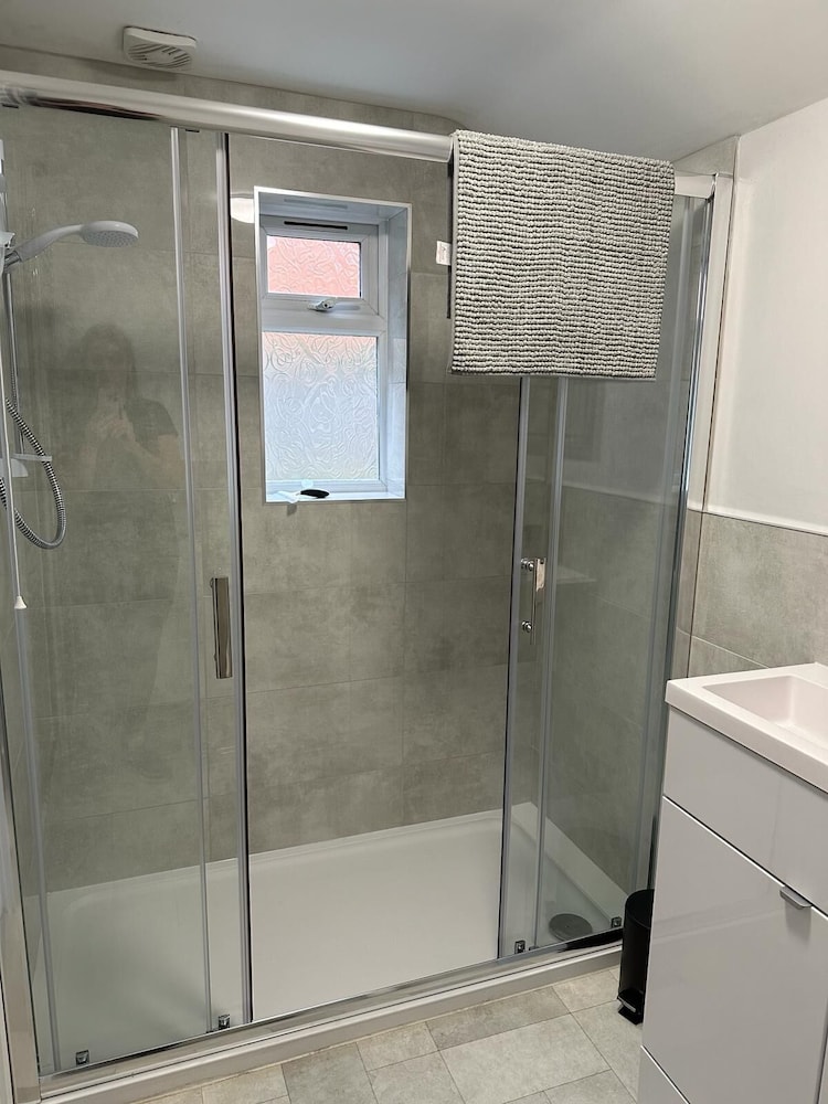 Chill 3-bed House in Gloucester