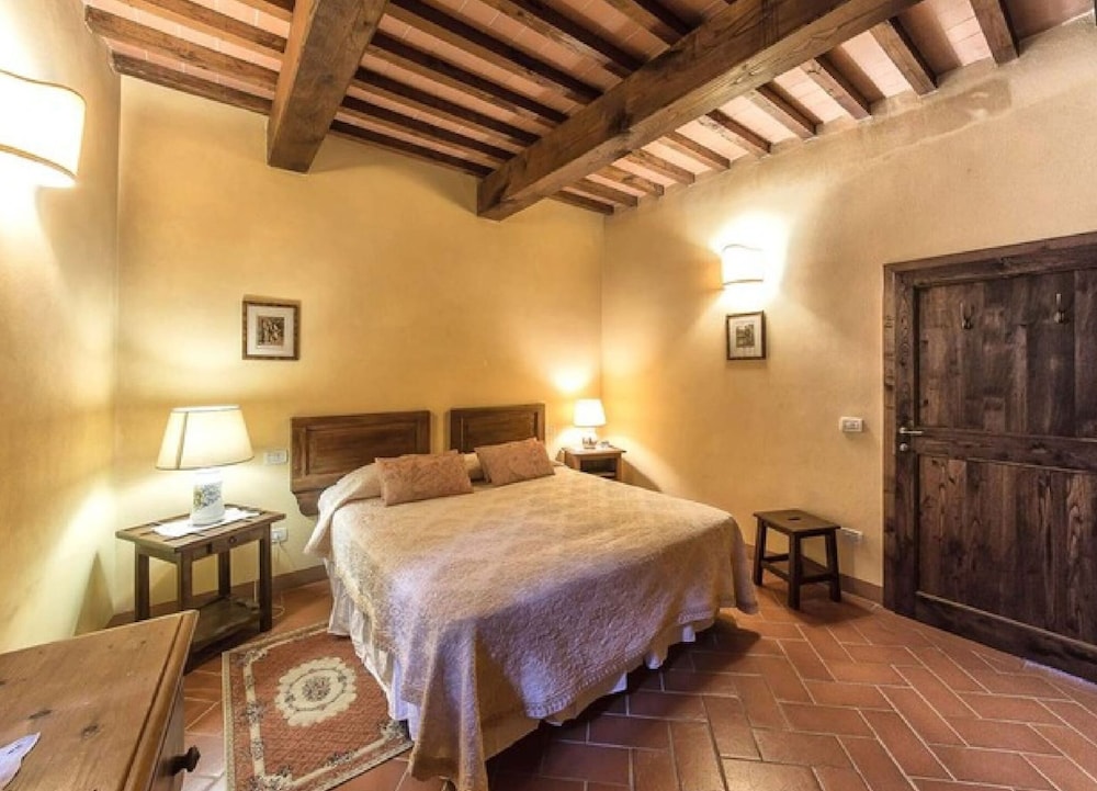 Apartment in Tuscany With Pool & Garden